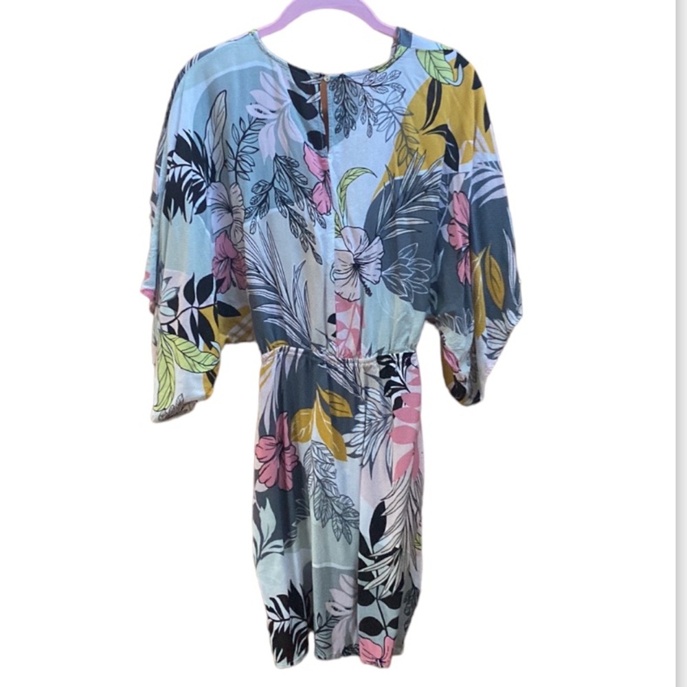 Lovestitch Flowy Blouse / size Sm. / Swimsuit coverup